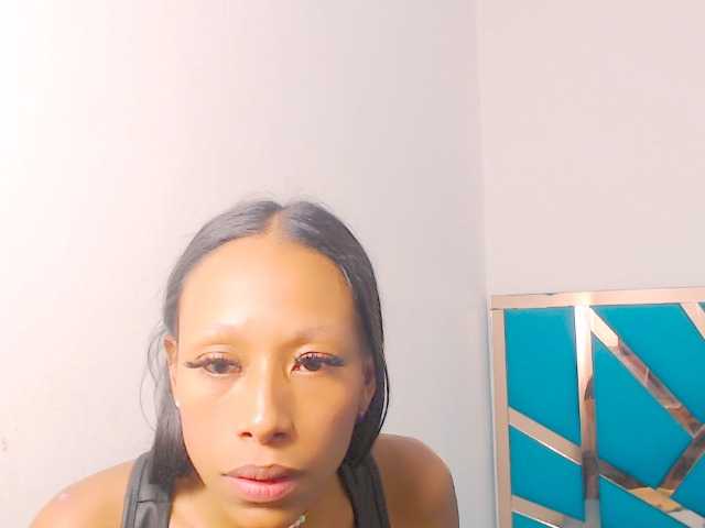 Capturas de tela de transmissão bitch-naughty