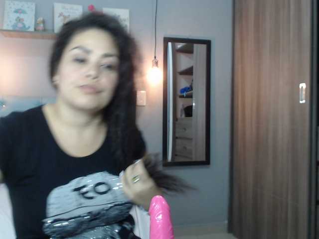 Capturas de tela de transmissão Black-Jade