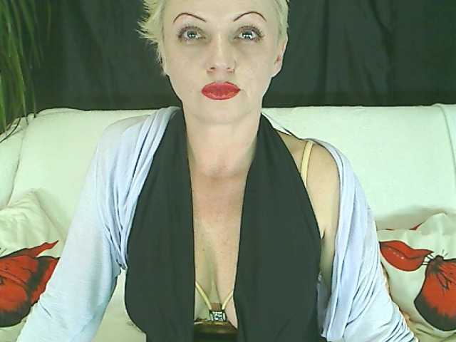 Capturas de tela de transmissão BlondySquirt