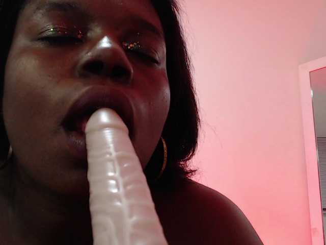 Capturas de tela de transmissão busty-naommi