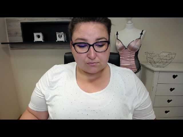 Capturas de tela de transmissão bustyLEXX