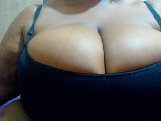 Chat de vídeo erótico bustytitsxx