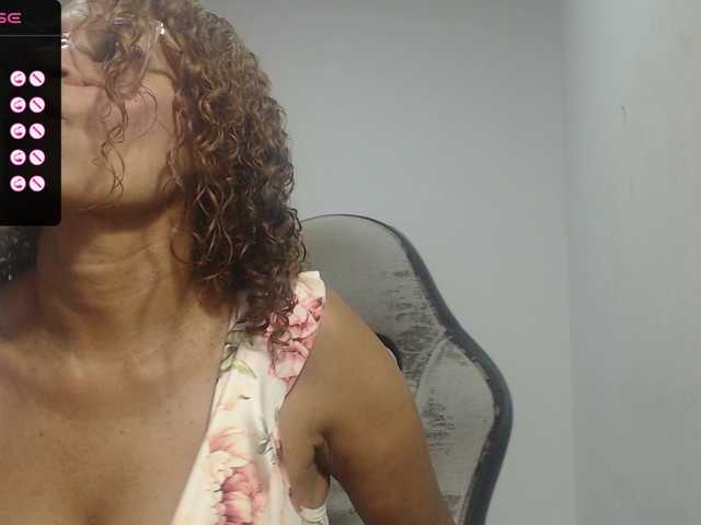 Capturas de tela de transmissão BustyXMilf