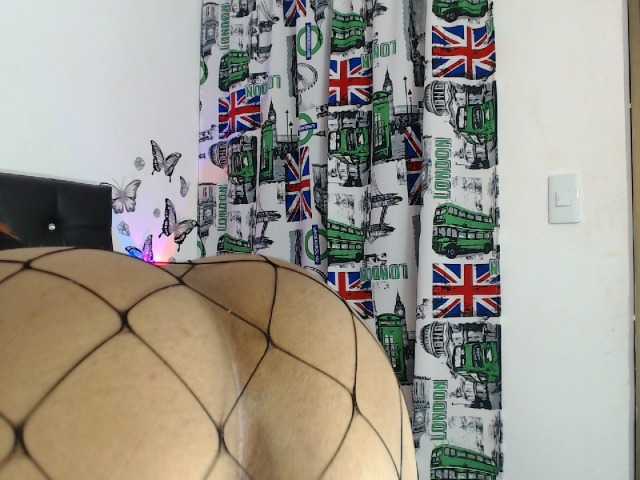 Capturas de tela de transmissão CamilaLee