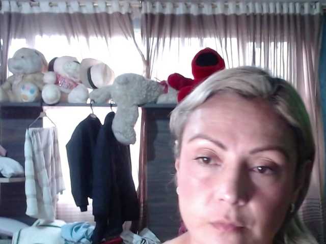 Capturas de tela de transmissão Charlizetheron1