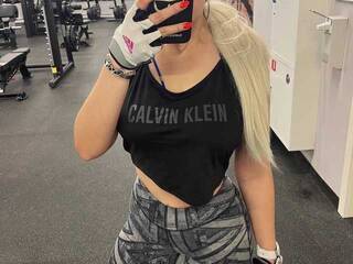 Chat de vídeo erótico CharlottaShy