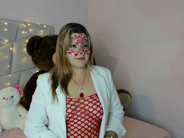 Capturas de tela de transmissão CharlotteClose