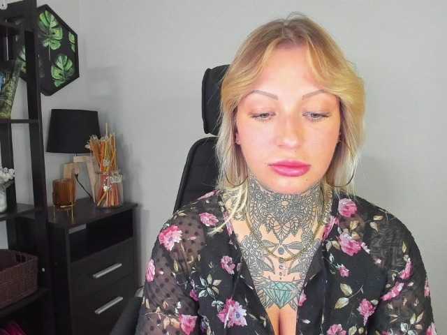 Capturas de tela de transmissão ChloePleasure