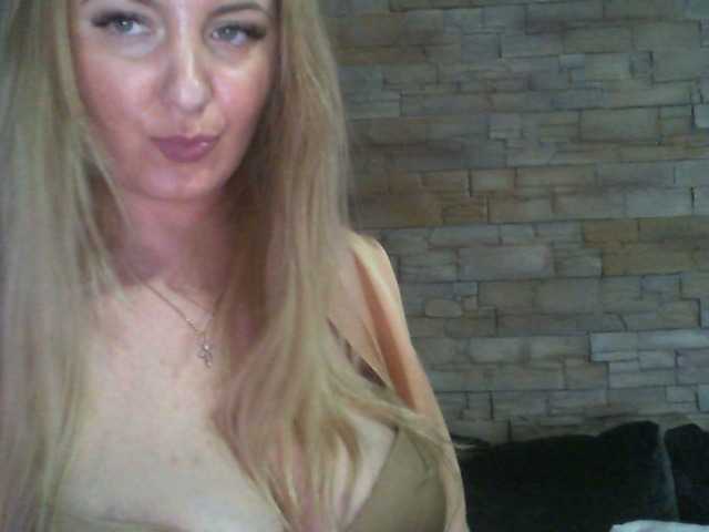 Capturas de tela de transmissão ChristinaHotX