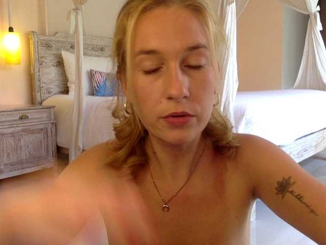 Capturas de tela de transmissão lilbadgurl