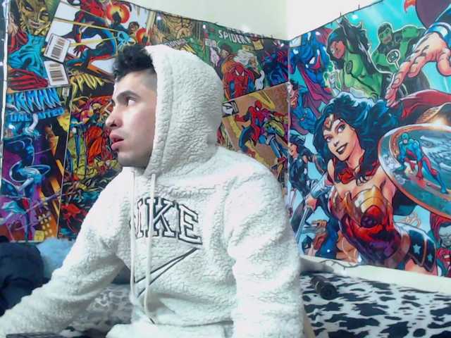 Capturas de tela de transmissão CoupleLatinjs