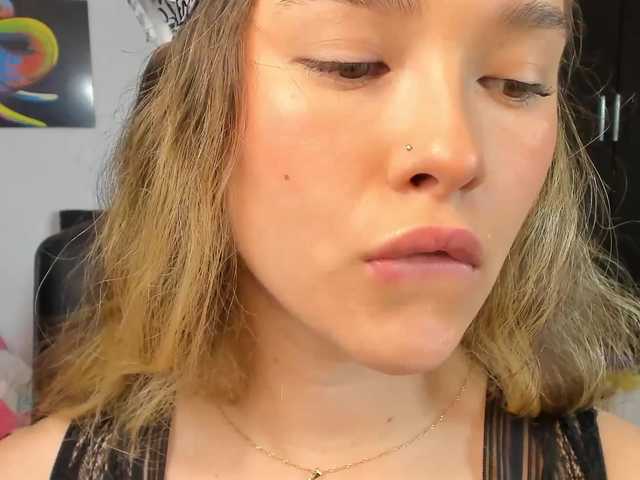 Capturas de tela de transmissão curlygirl1