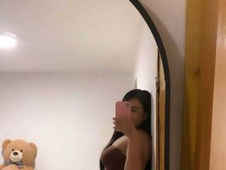 Chat de vídeo erótico Curvy-Cutie