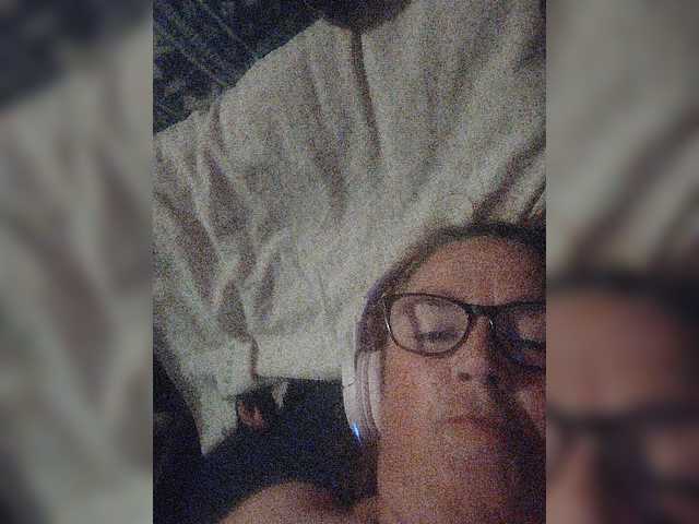 Capturas de tela de transmissão CurvyMeg