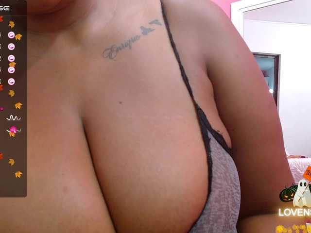 Capturas de tela de transmissão curvymommyy