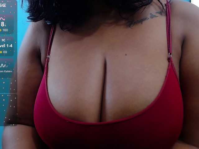 Capturas de tela de transmissão curvymommyy