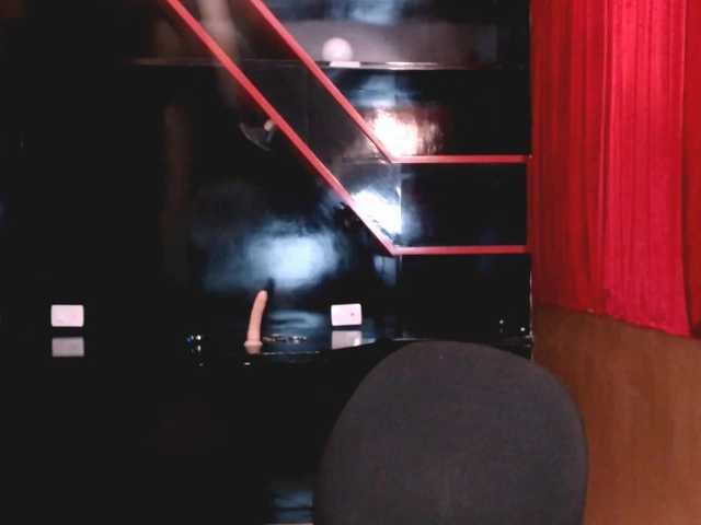 Capturas de tela de transmissão DaniCooperDs