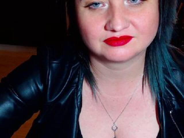 Capturas de tela de transmissão KinkyDomina