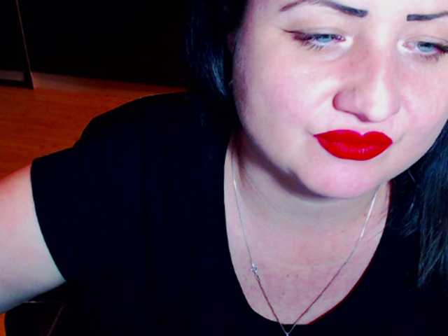 Capturas de tela de transmissão KinkyDomina