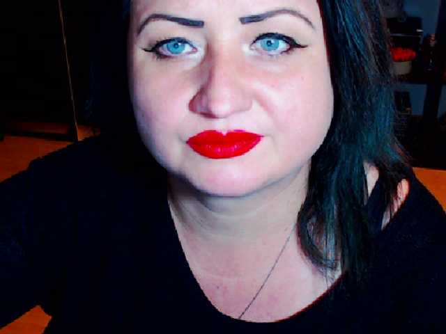 Capturas de tela de transmissão KinkyDomina