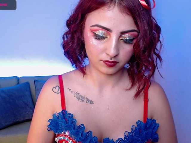 Fotos Diamond-Red ❤️Hi guys❤️ I'm watching my father masturbating, and that made me very horny ... come help me to culminate my orgasm ♥ ♥ #lovense #ahegao #bdsm #squirt #dirty