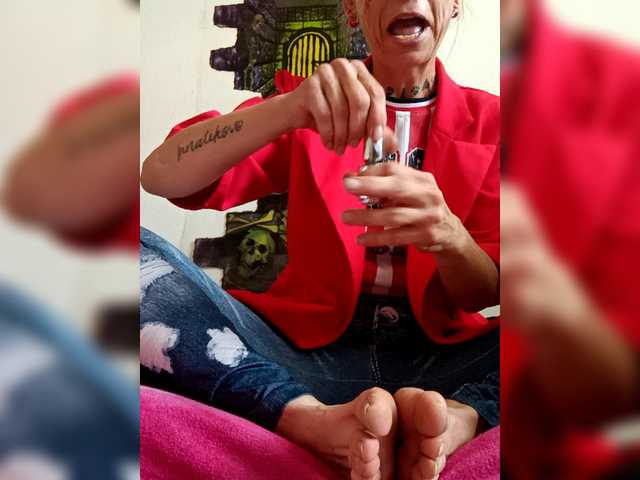 Capturas de tela de transmissão SexyMilfMom4VOYERS