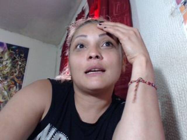 Capturas de tela de transmissão DirtySexAnal