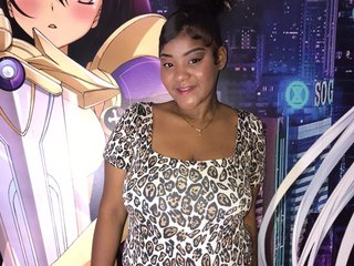 Chat de vídeo erótico EBONYDOLL