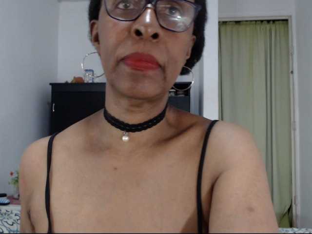 Capturas de tela de transmissão ebonymilf