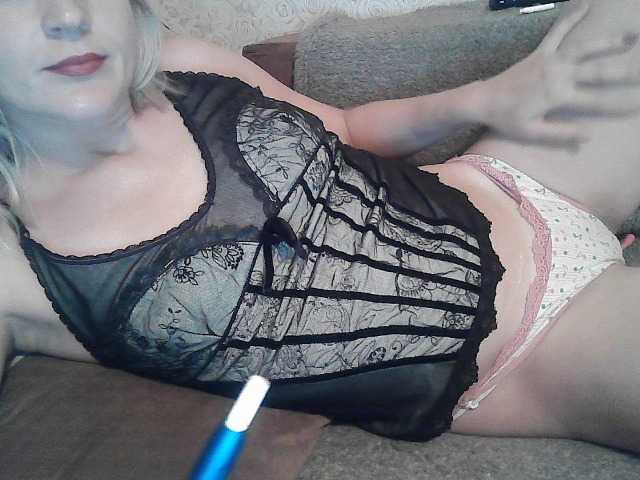 Capturas de tela de transmissão ElegantBlonda