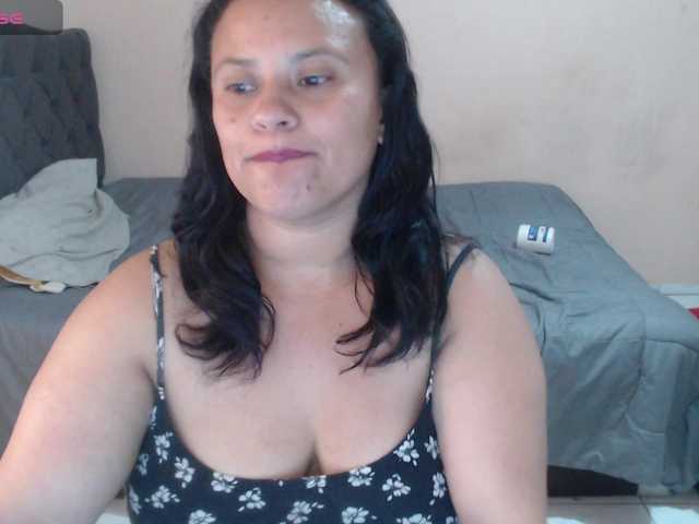 Capturas de tela de transmissão eliana-bbw