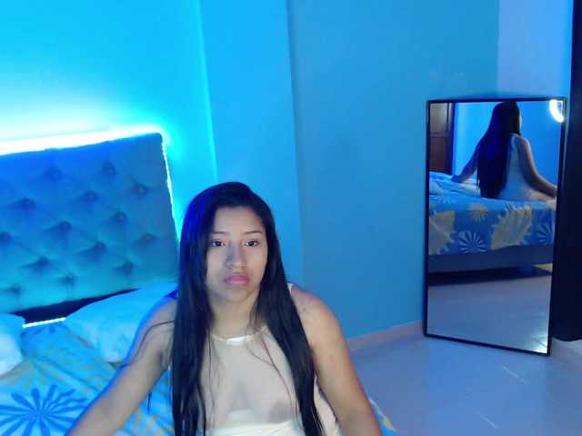 Capturas de tela de transmissão ElleeBelle