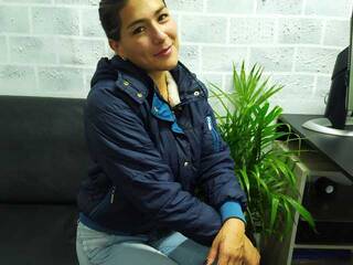 Chat de vídeo erótico emili-mac