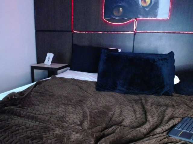 Fotos Emily-ayr Hello guys ♥♥ welcome to my room #new #feet #latina #bigass #cute