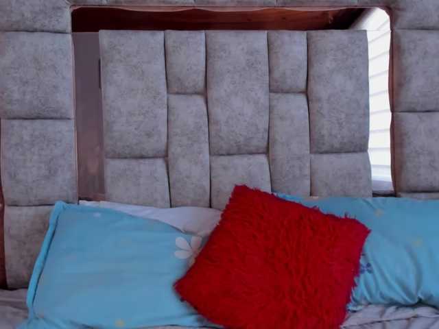 Capturas de tela de transmissão Emily-crox
