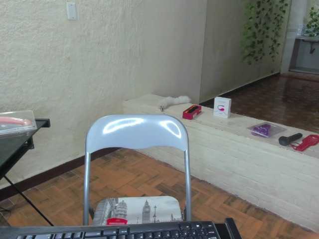 Capturas de tela de transmissão EmilyCyruss