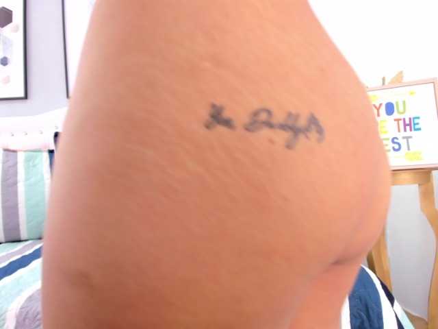 Capturas de tela de transmissão EmilyHot