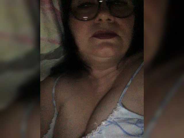 Capturas de tela de transmissão EmmaLust