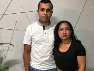 Chat de vídeo erótico EMYLY-LIAM