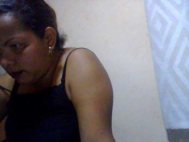 Capturas de tela de transmissão Ernestinne