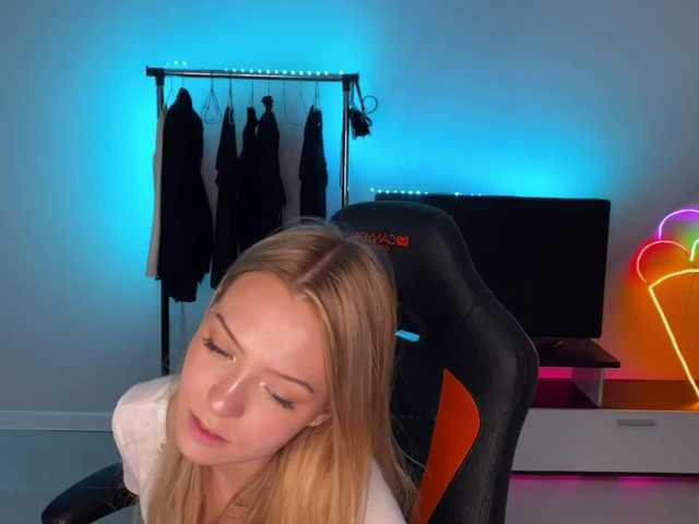 Capturas de tela de transmissão ElizabethEvan