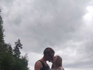 Chat de vídeo erótico F0XandM00N