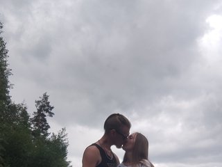 Chat de vídeo erótico F0XandM00N