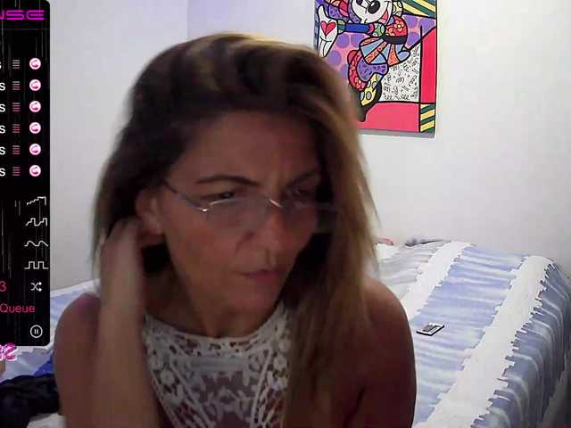 Fotos Carolain39 hello guys today I need tips to be able to pay the rent of my house help me with tips thanks