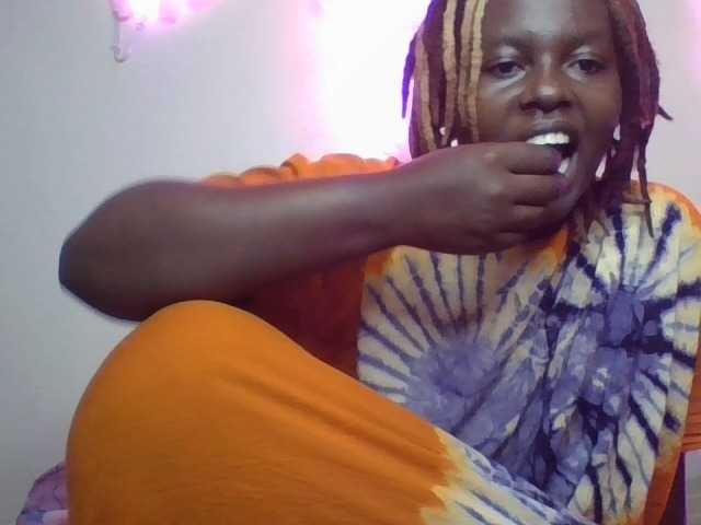 Capturas de tela de transmissão freakcurvy8