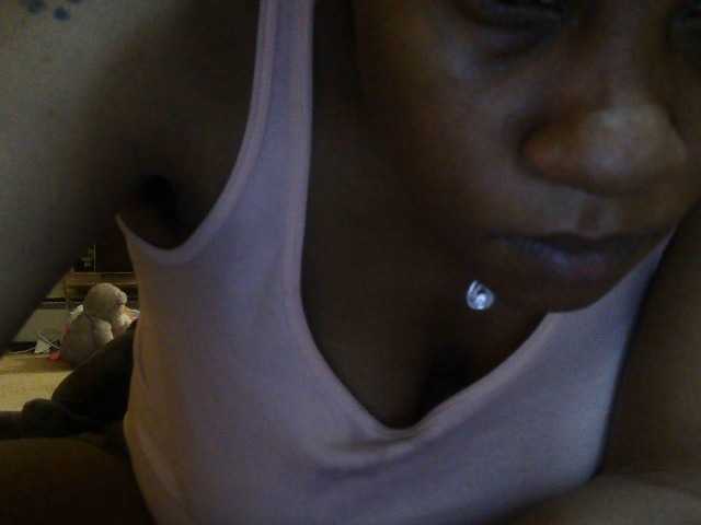 Capturas de tela de transmissão FreakyFeFe