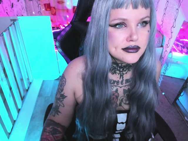 Capturas de tela de transmissão HelgaSteel13