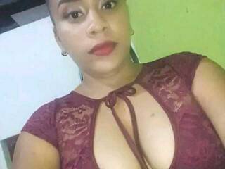 Chat de vídeo erótico HiilaryRomero
