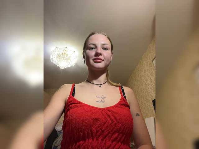 Capturas de tela de transmissão Holly10