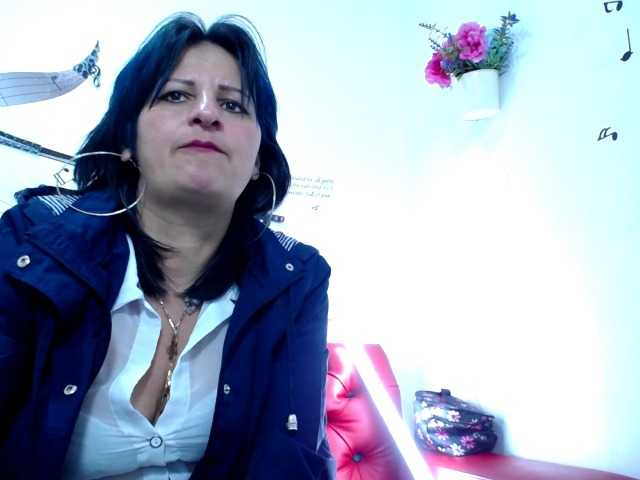 Capturas de tela de transmissão HornyMilff